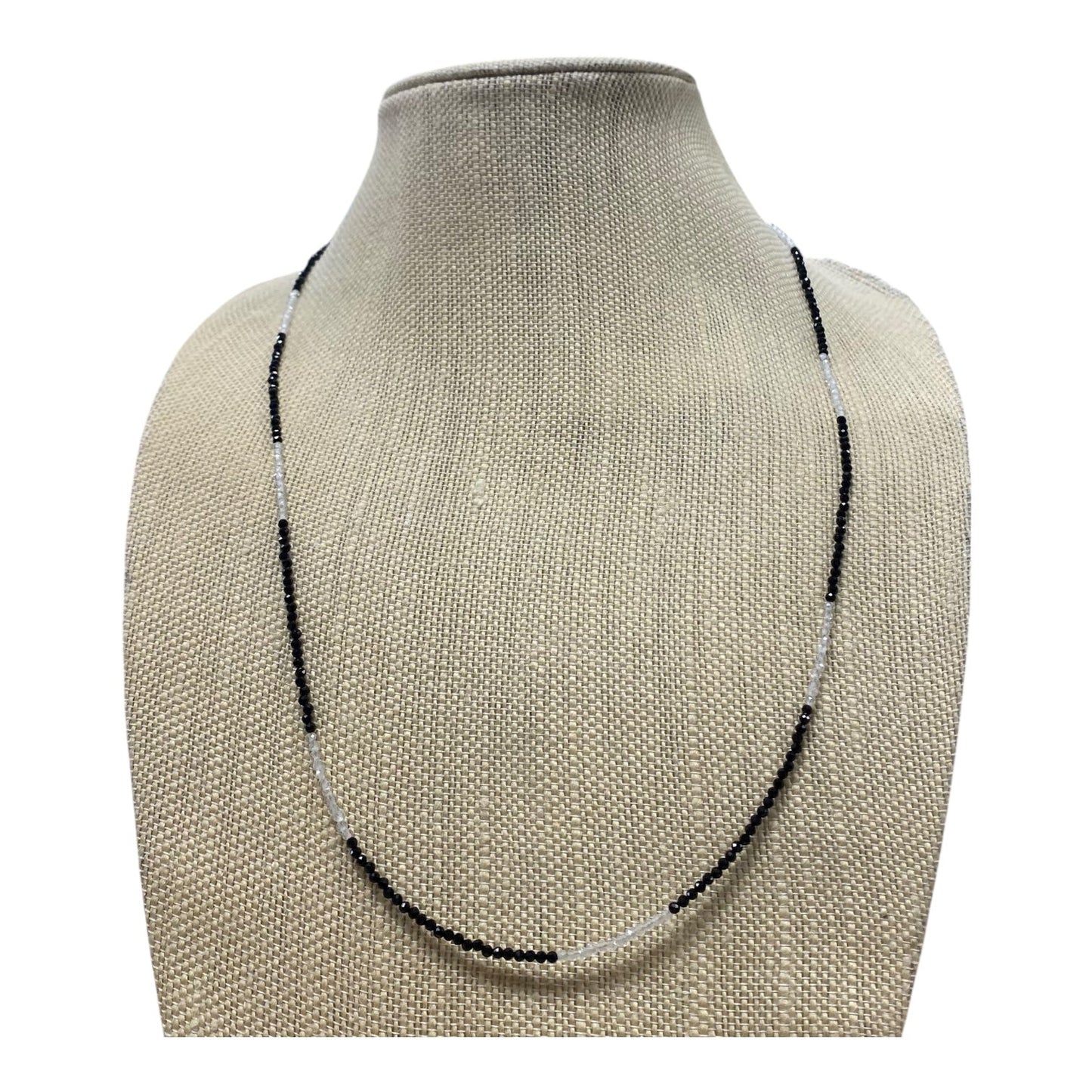 Necklace Other  In Black & White