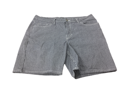 Shorts By Lee In Grey & White, Size:14