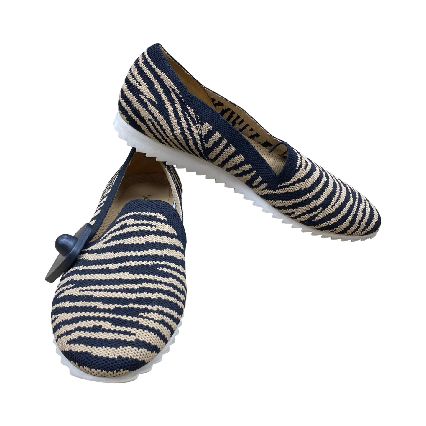 Shoes Flats By Vaneli In Striped Pattern, Size:8