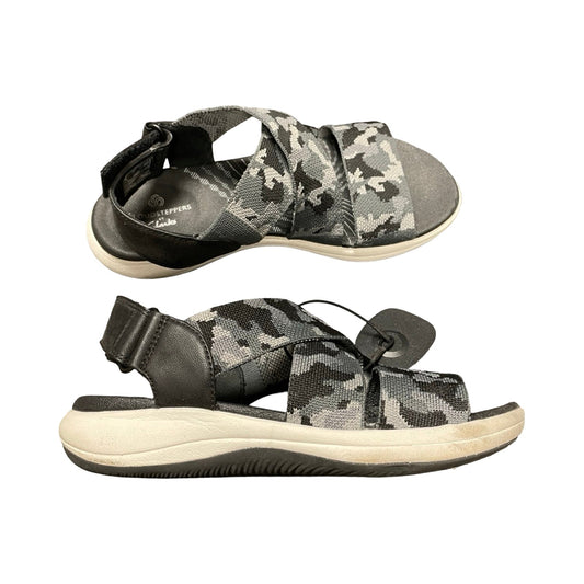 Sandals Flats By Clarks In Grey, Size:6