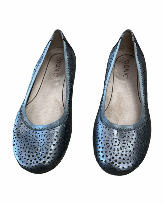 Shoes Flats By Vionic In Silver, Size:8.5