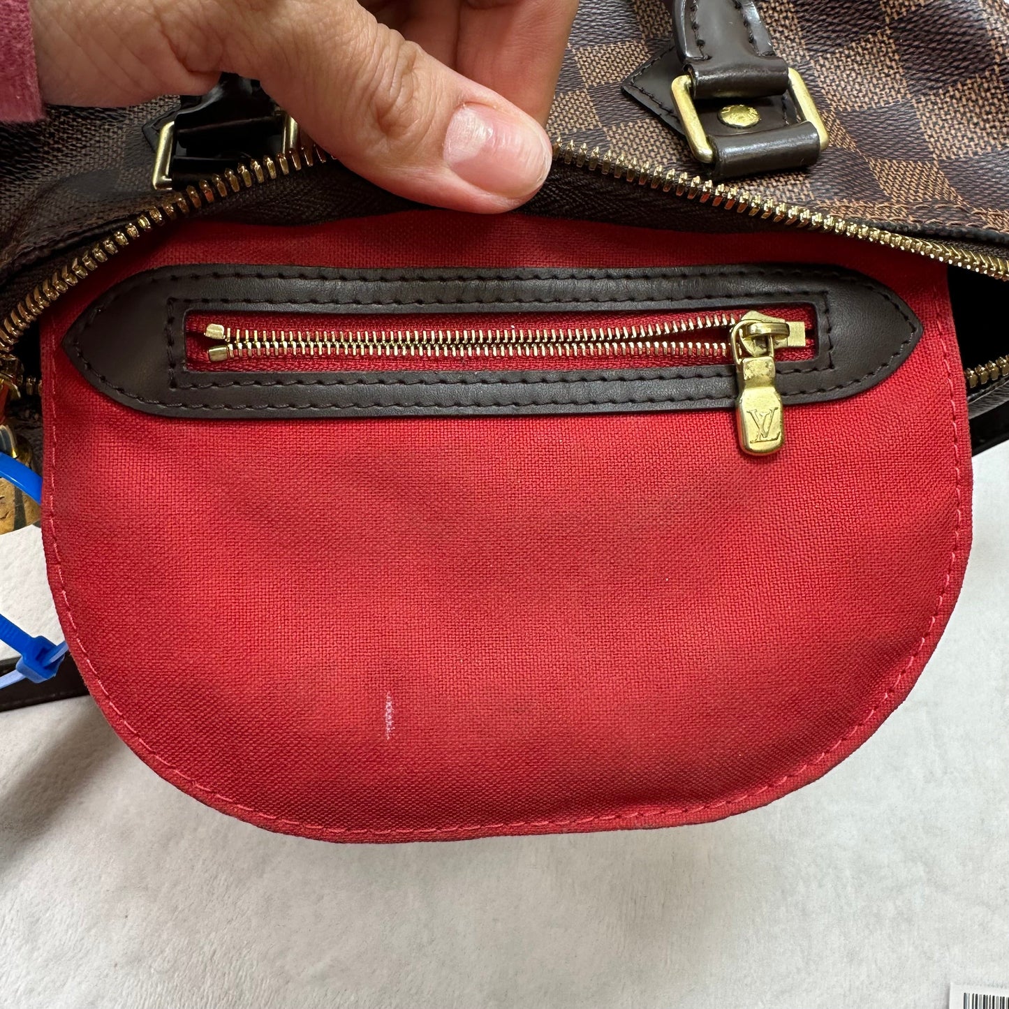 Crossbody Luxury Designer By Louis Vuitton, Size: Small