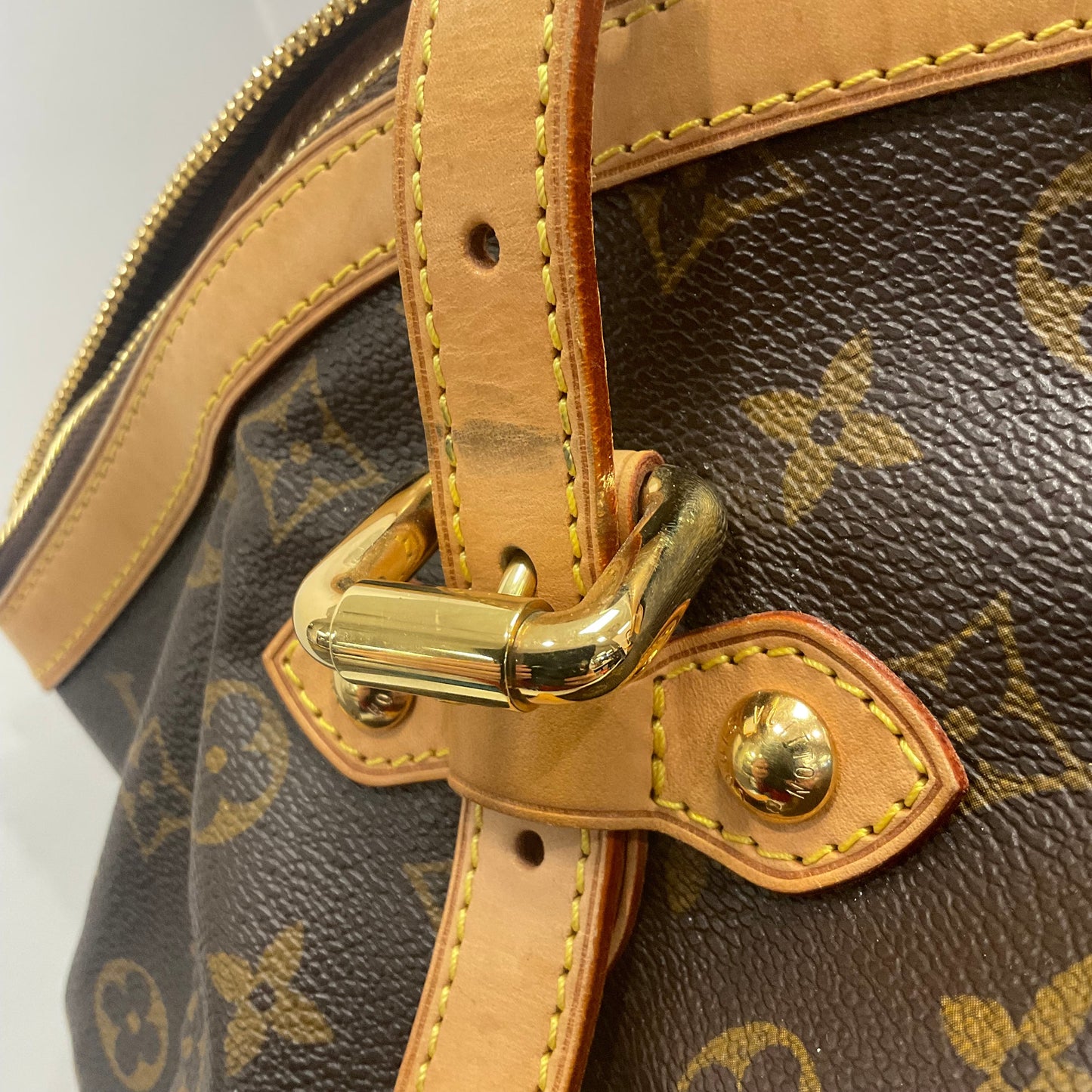 Handbag Luxury Designer By Louis Vuitton, Size: Large