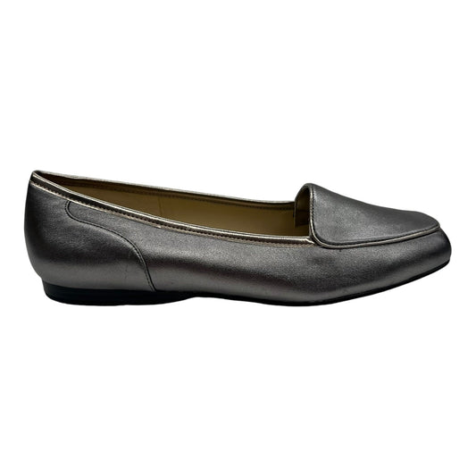 Shoes Flats By Bandolino In Silver, Size:7