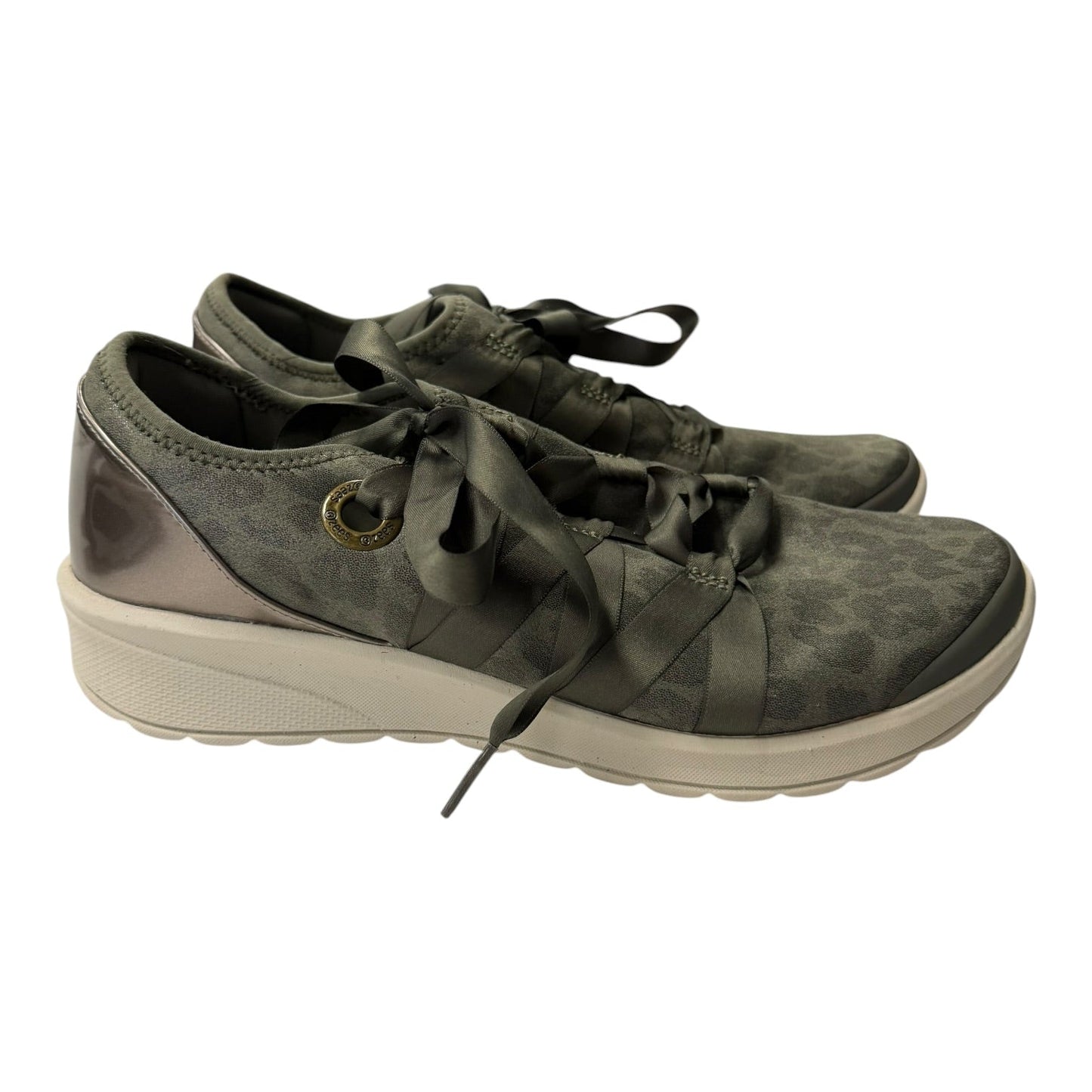 Shoes Sneakers By Bzees In Green, Size:9