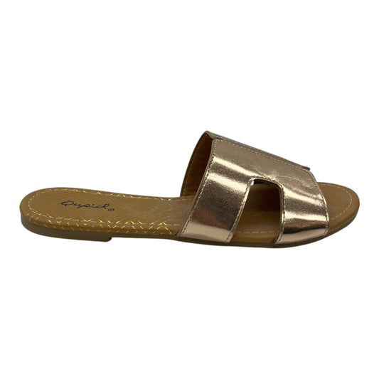 Sandals Flats By Qupid In Rose Gold, Size:7.5