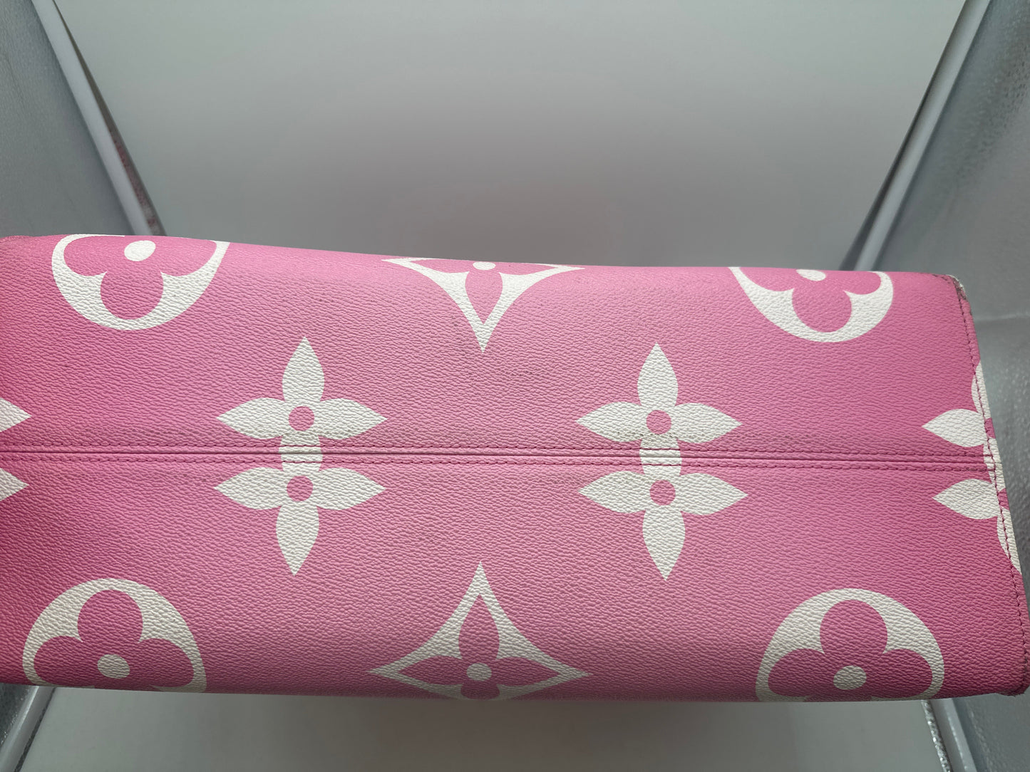 Handbag Luxury Designer By Louis Vuitton, Size: Large