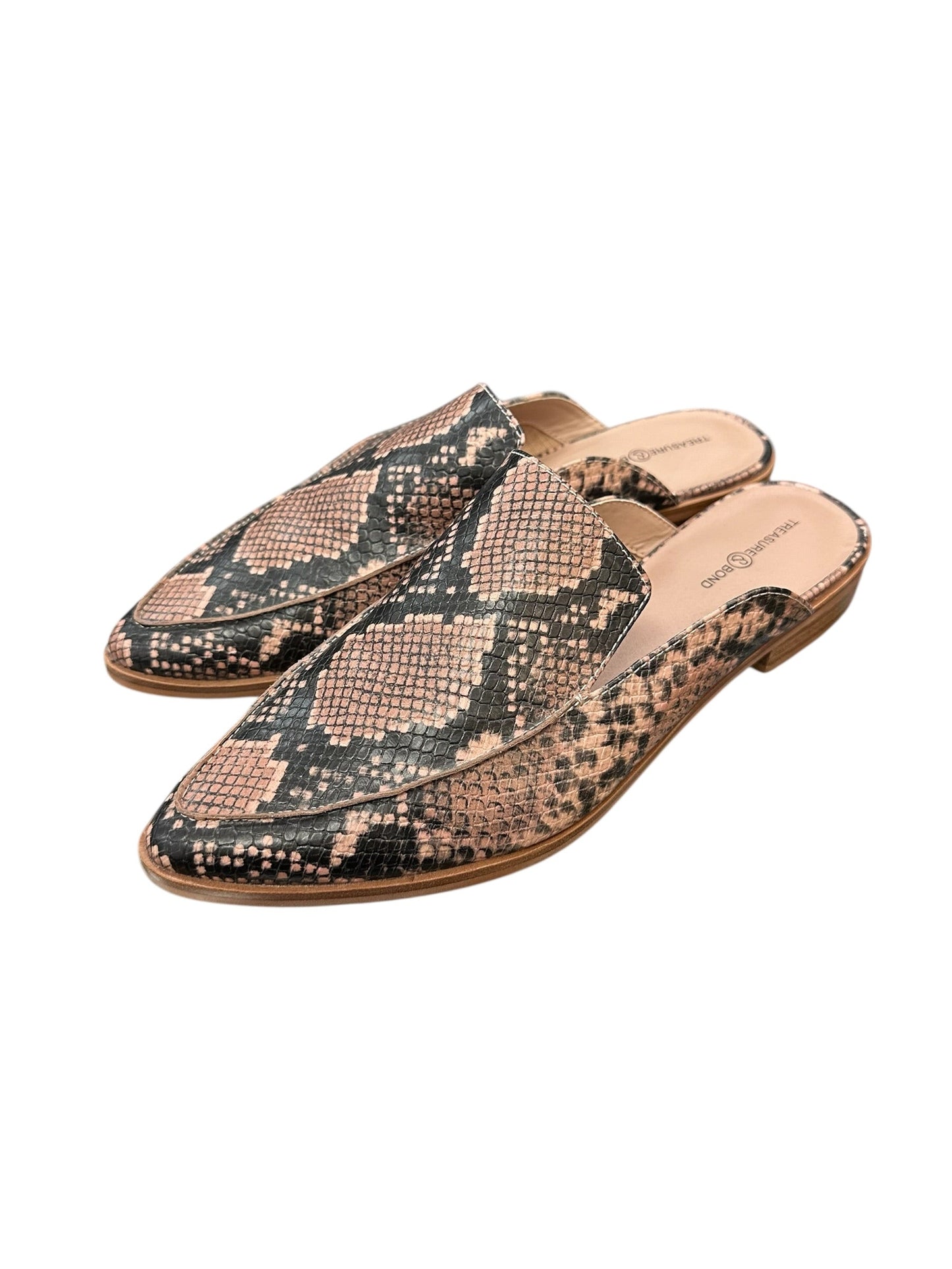 Shoes Flats By Treasure And Bond In Snakeskin Print, Size:9
