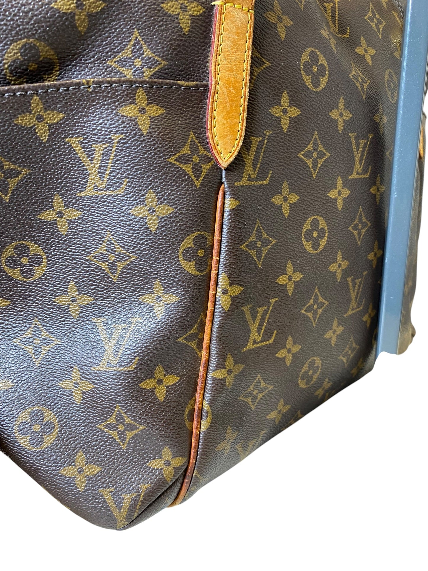 Handbag Luxury Designer By Louis Vuitton, Size: Large