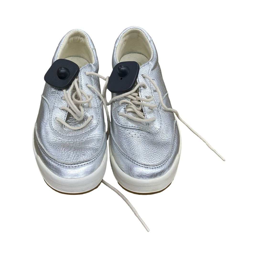 Shoes Sneakers By Keds In Silver, Size:7