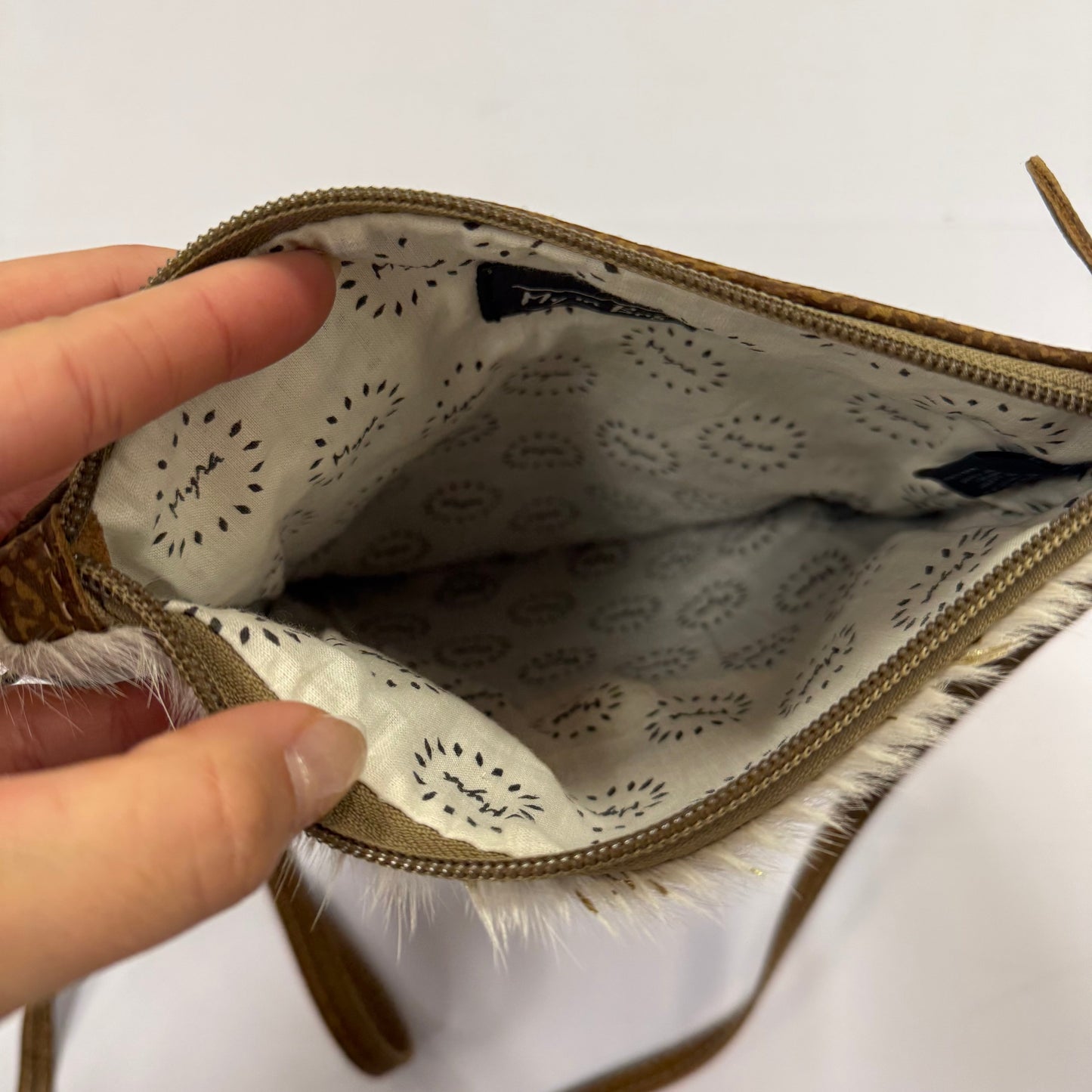Crossbody By Myra, Size: Medium