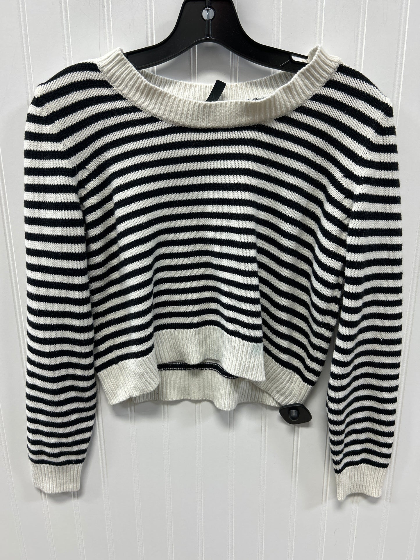 Top Ls By Divided In Black & White, Size:6