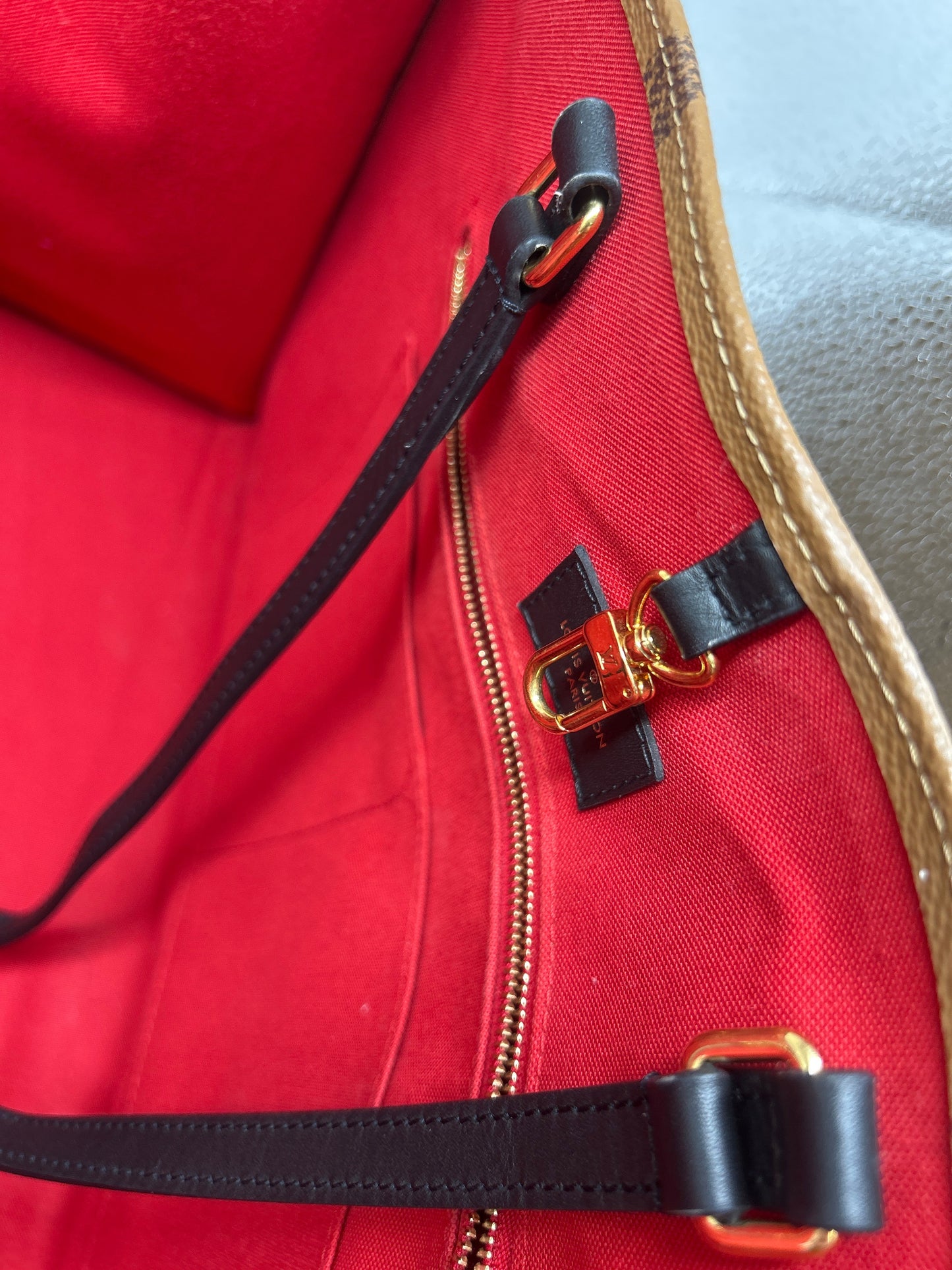 Tote Luxury Designer By Louis Vuitton, Size: Medium