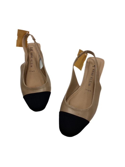 Shoes Flats By Anne Klein In Tan, Size:6.5