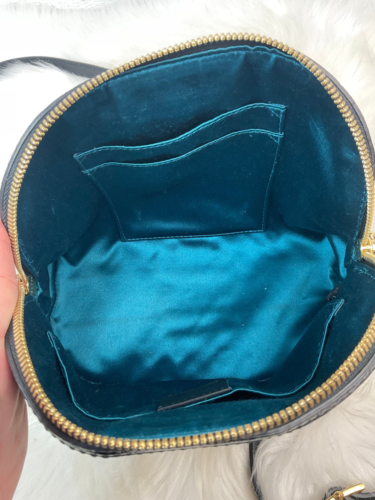 Crossbody Luxury Designer By Gucci, Size: Small