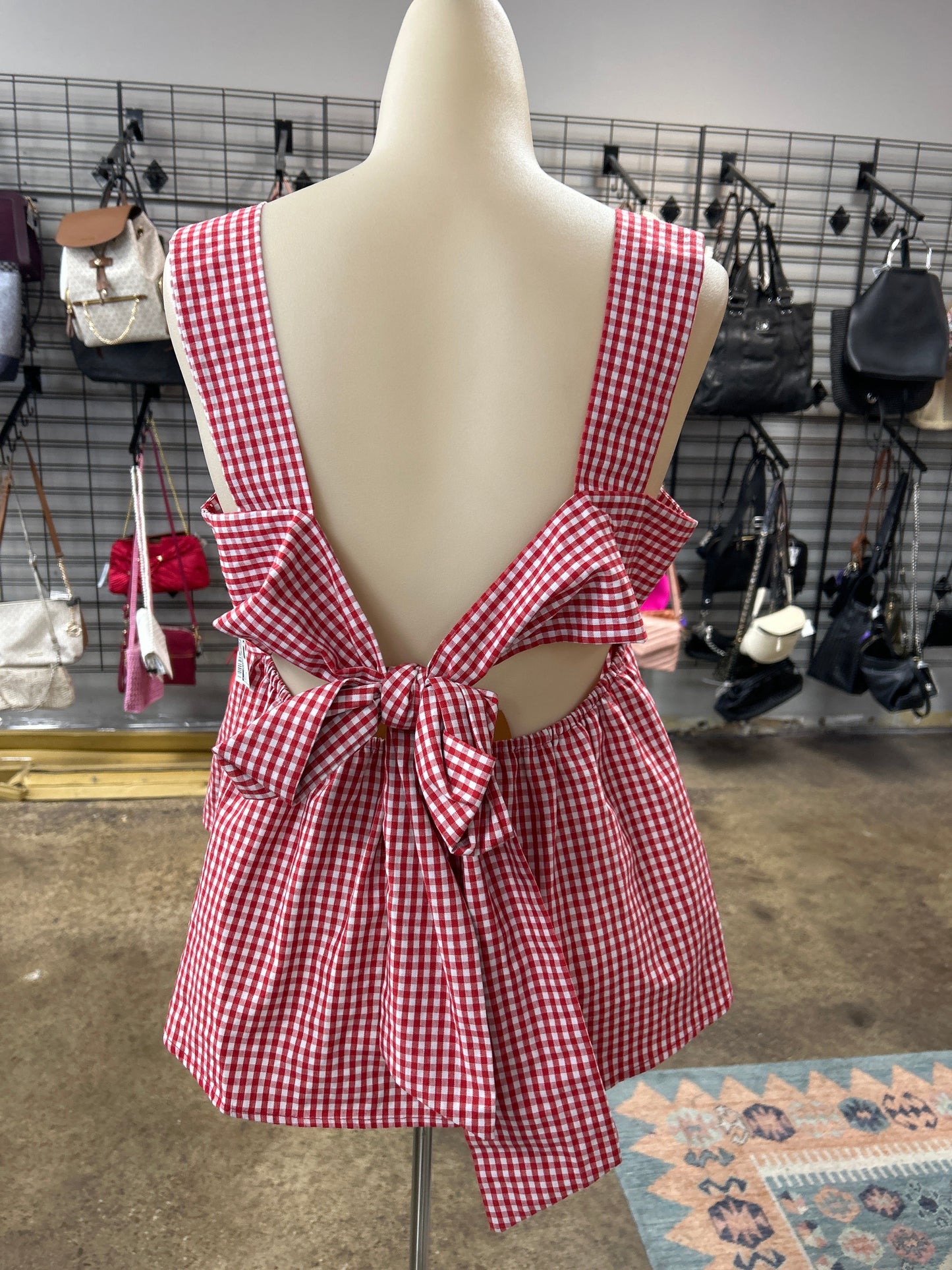 Top Sleeveless By Clothes Mentor In Red & White, Size:M