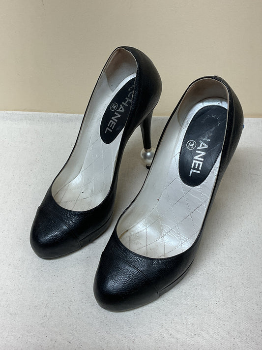 Shoes Luxury Designer By Chanel In Black, Size:8.5