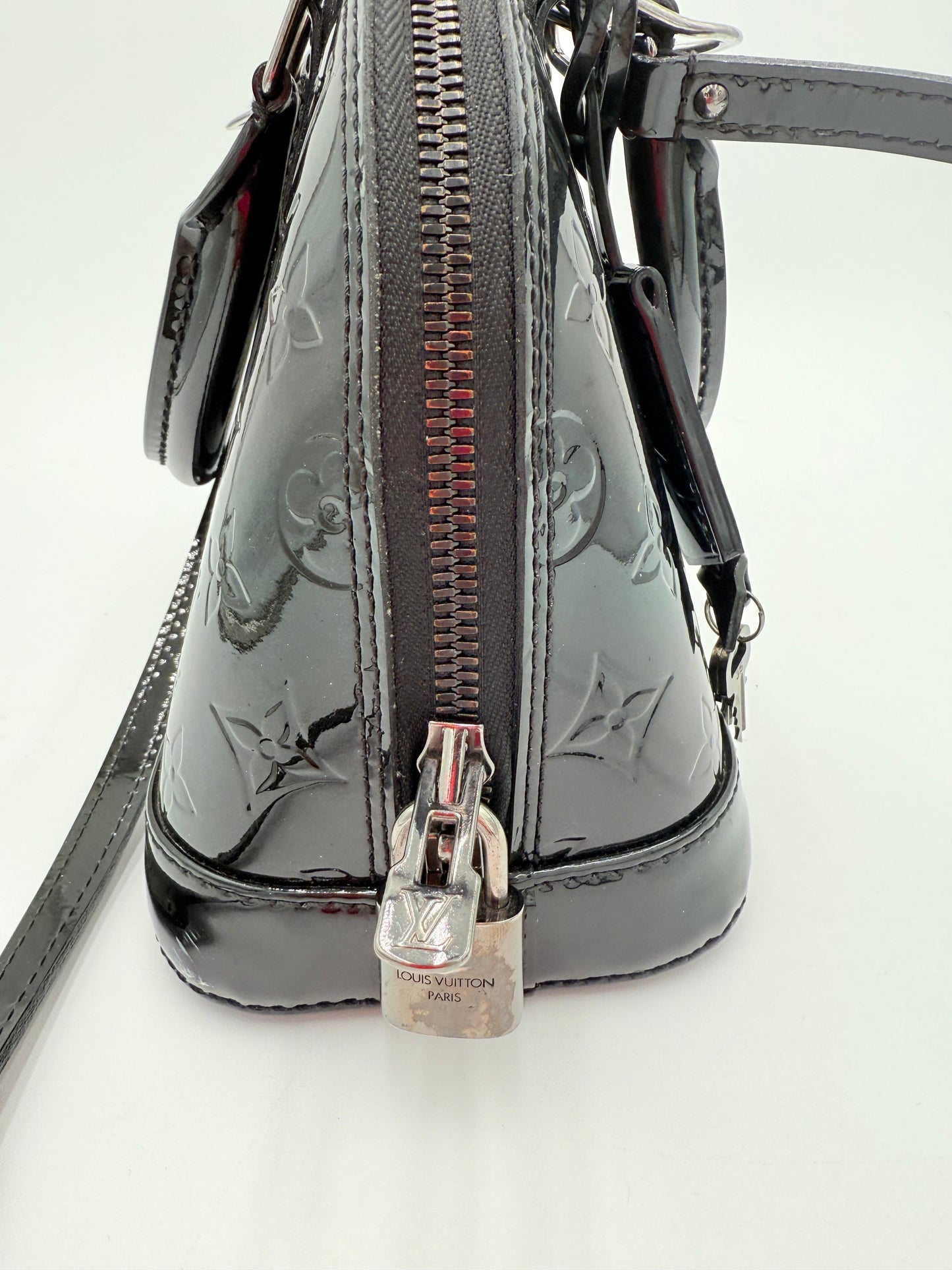 Handbag Luxury Designer By Louis Vuitton In Black, Size:Small