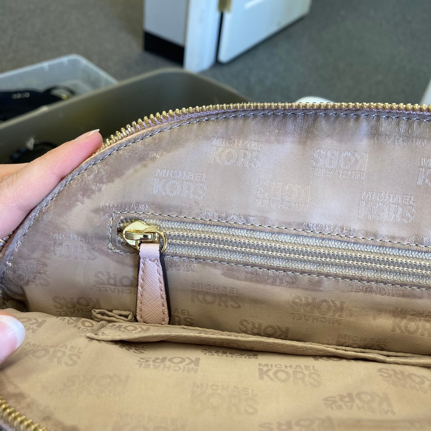 Handbag Designer By Michael Kors In Pink, Size:Medium