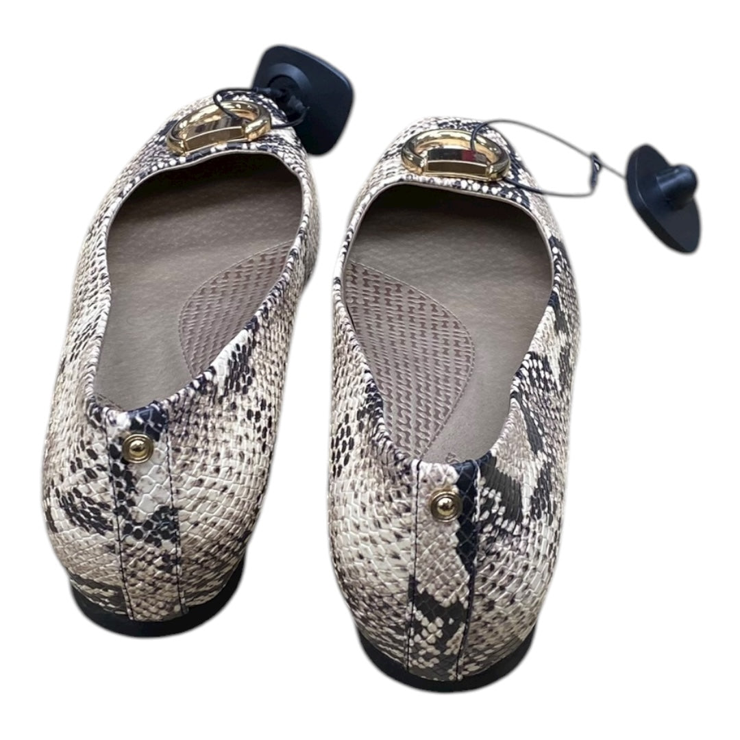 Shoes Flats By Bare Traps In Snakeskin Print, Size:8.5