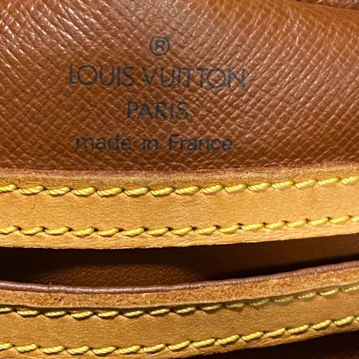 Handbag Luxury Designer By Louis Vuitton, Size: Medium