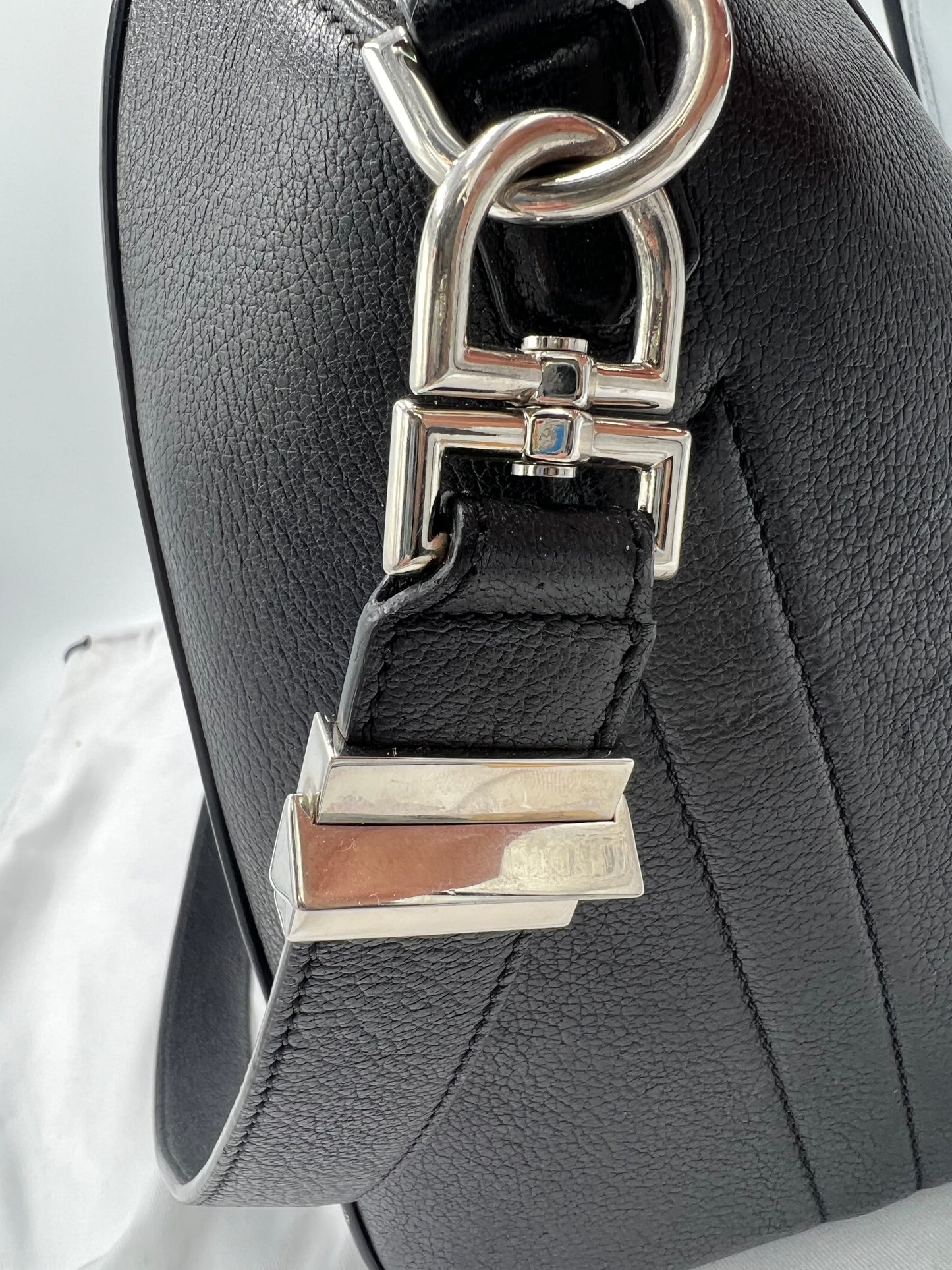 Givenchy Medium Antigona Designer Bag in Grained Leather