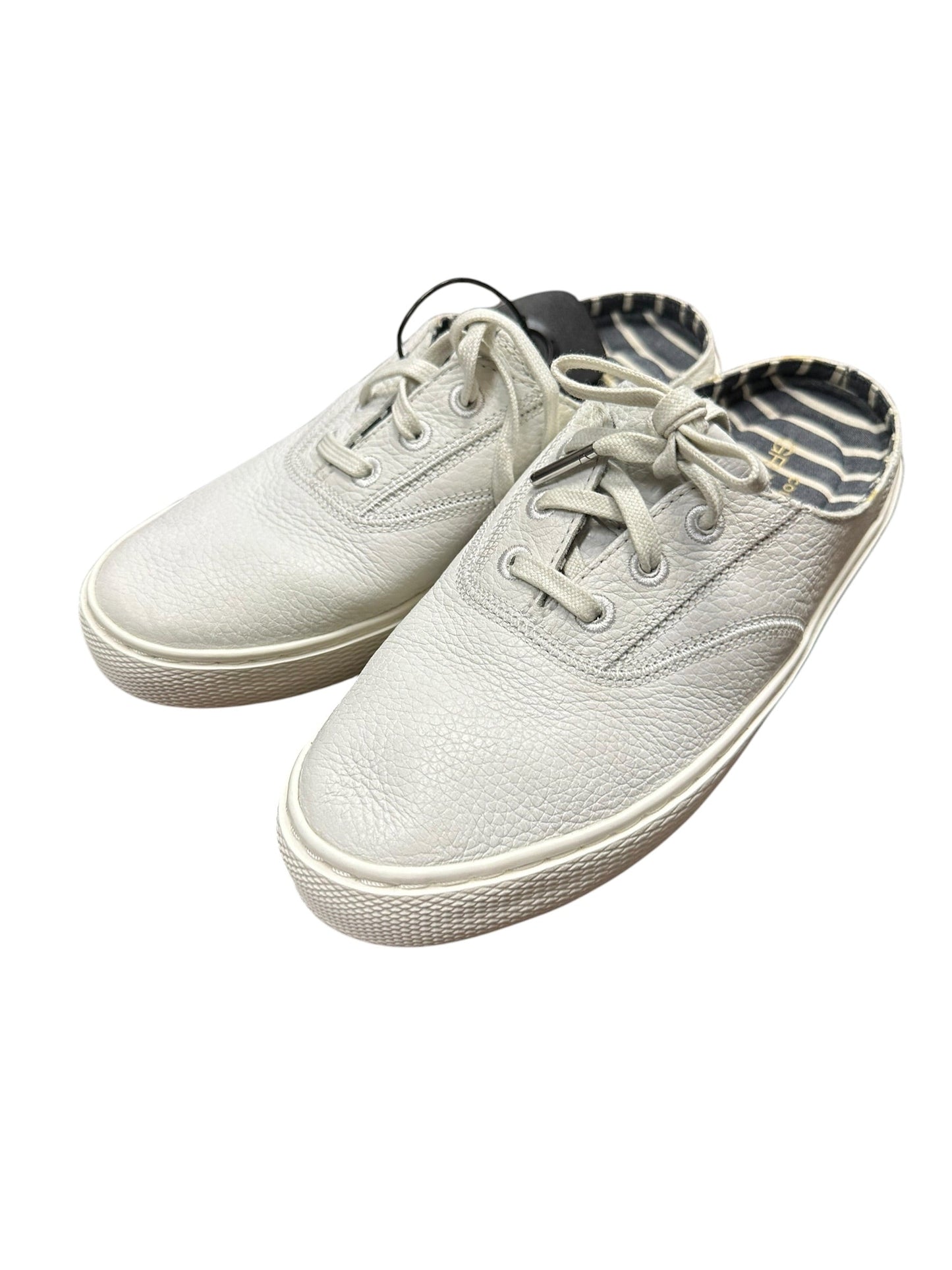Shoes Flats By Cole-Haan In White, Size:6
