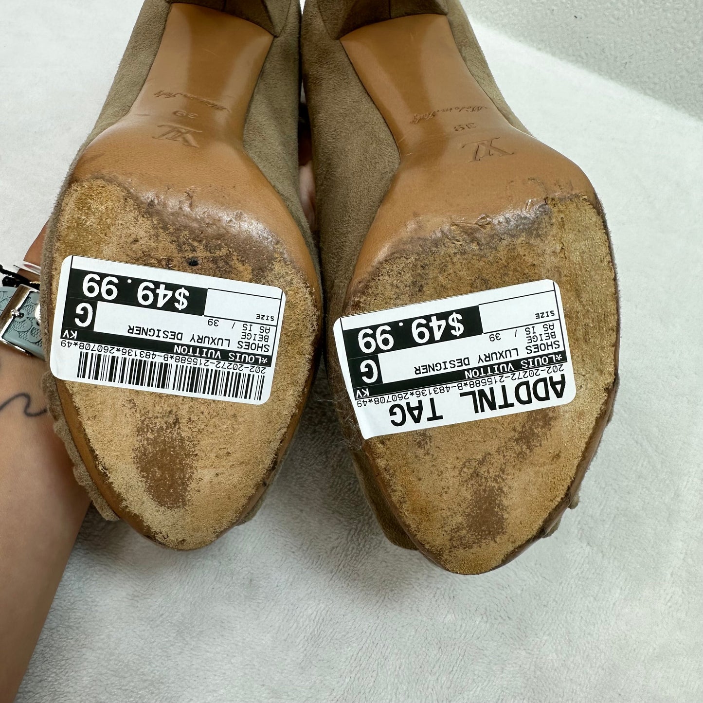 Heels Shoes Luxury Designer By Louis Vuitton In Beige, Size: 39 as is