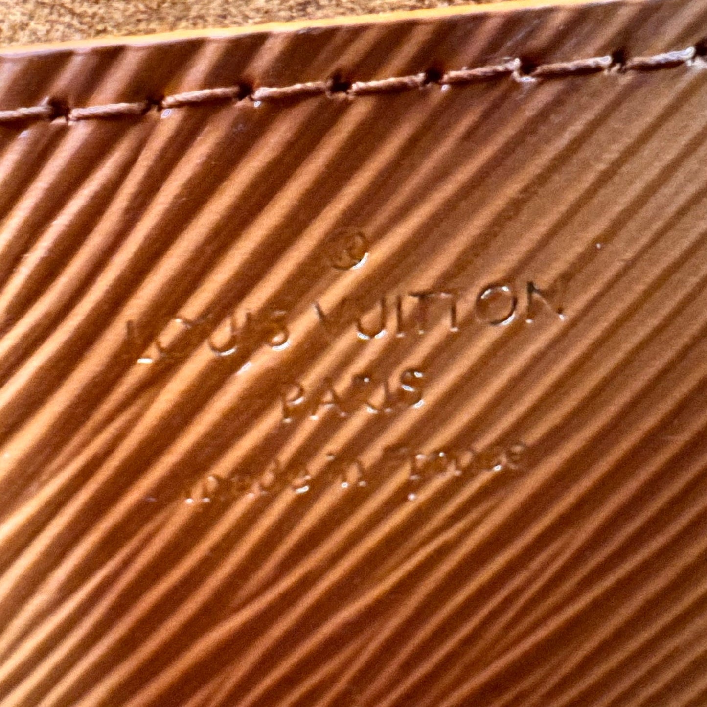 Epi Twist MM Handbag Luxury Designer By Louis Vuitton In Gold Full Set, Size:Medium (MM)