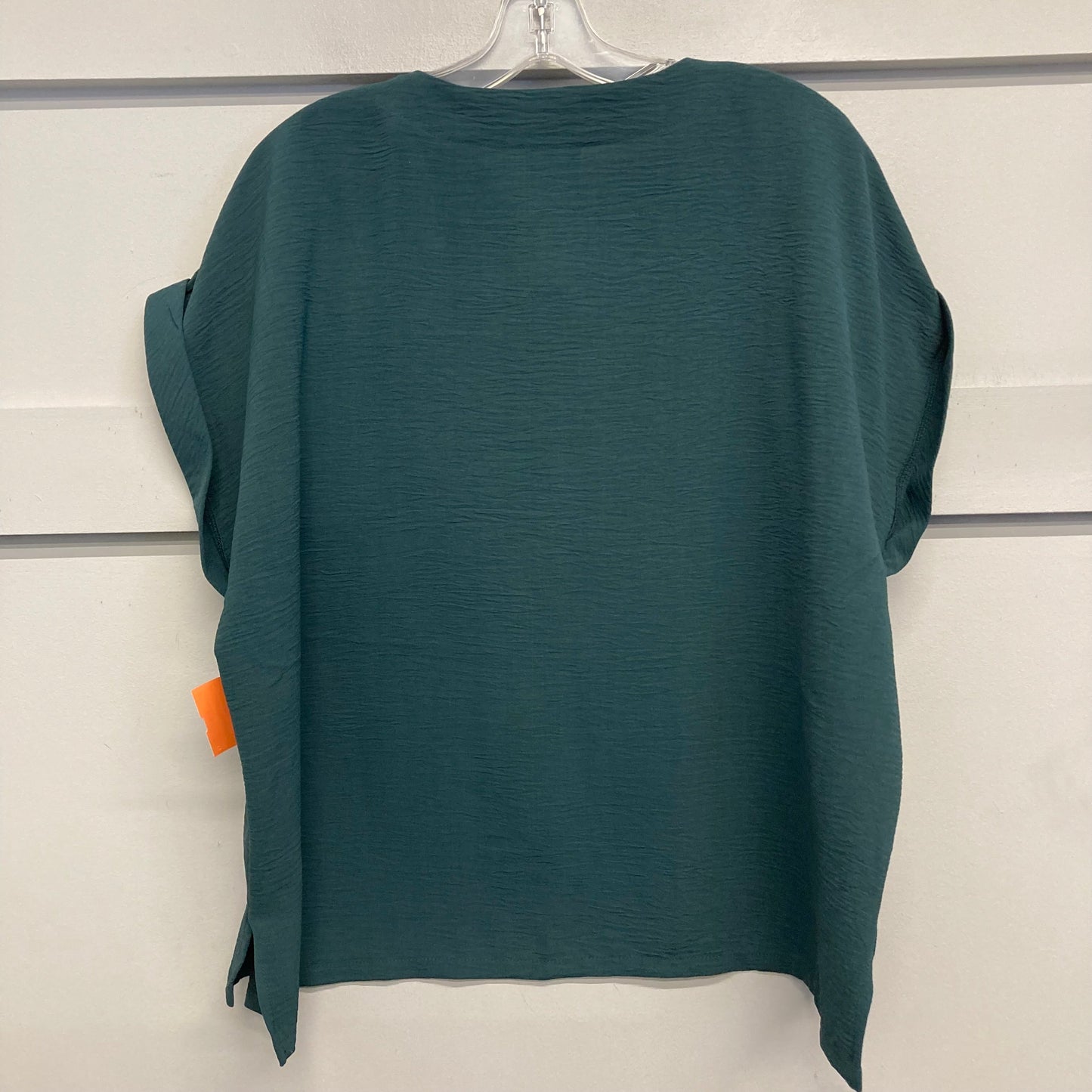 Top Sleeveless By Bobeau In Green, Size:Xl