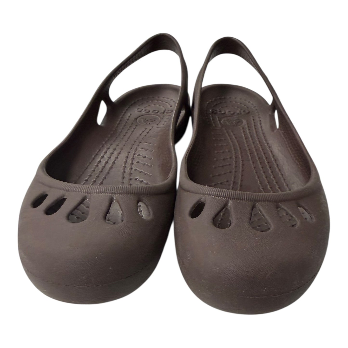 Sandals Flats By Crocs In Brown, Size:6