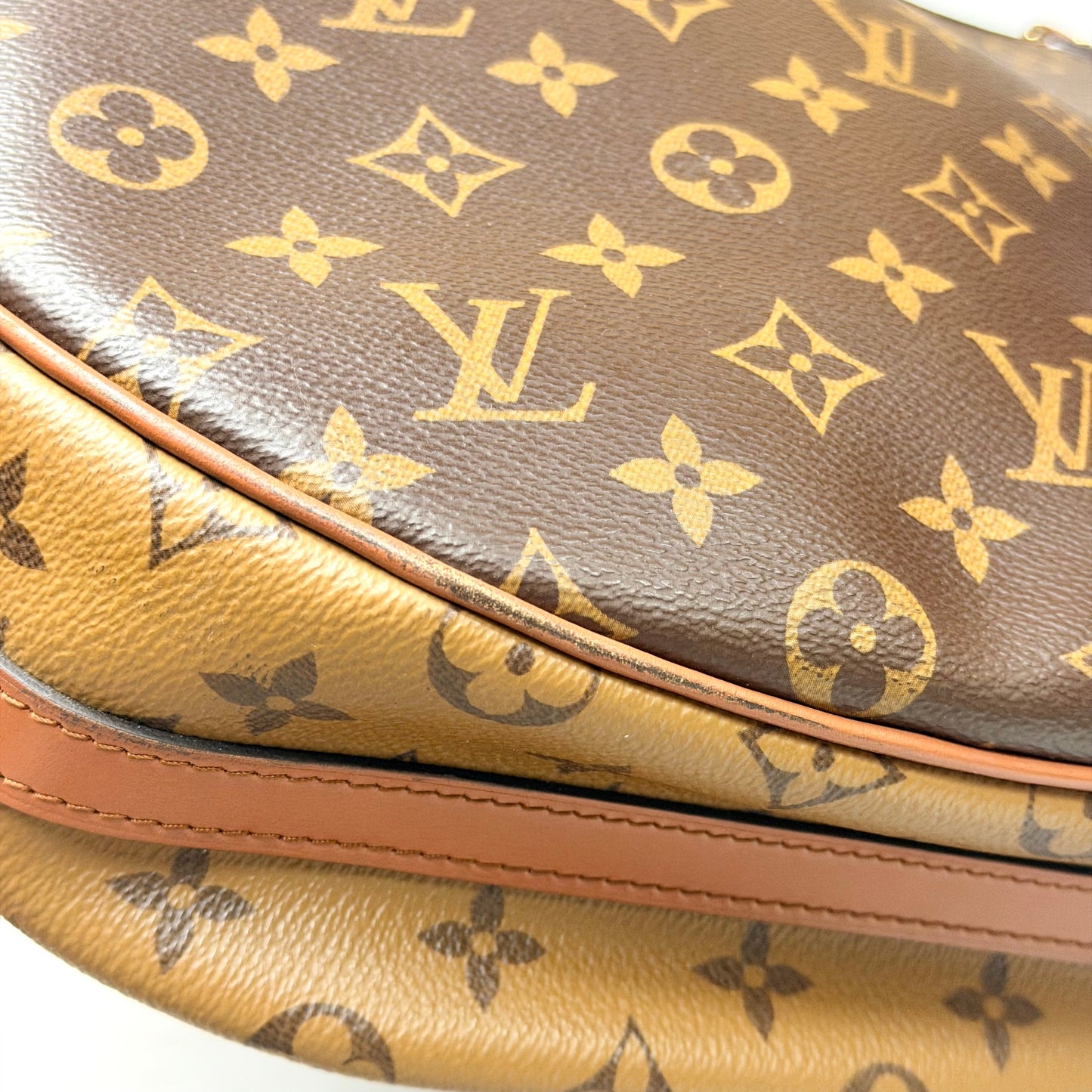 Handbag Luxury Designer By Louis Vuitton, Size: Medium