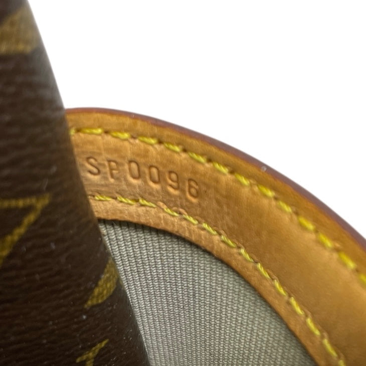 Crossbody Luxury Designer By Louis Vuitton, Size: Medium