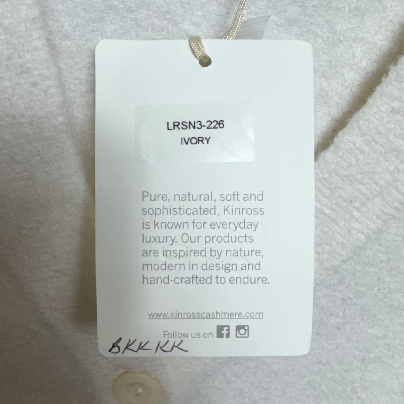 Sweater By Kinross In Ivory, Size: S