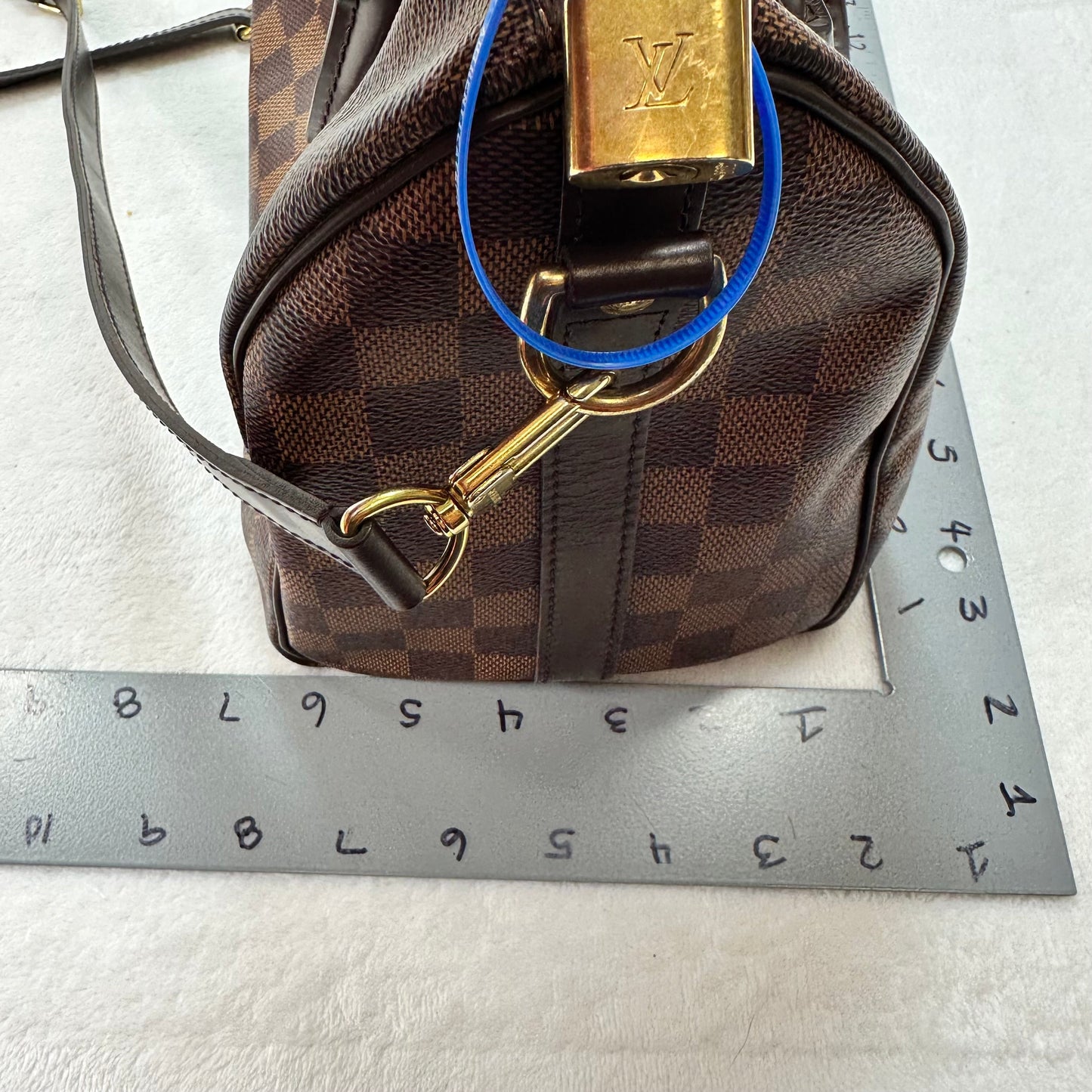 Crossbody Luxury Designer By Louis Vuitton, Size: Small