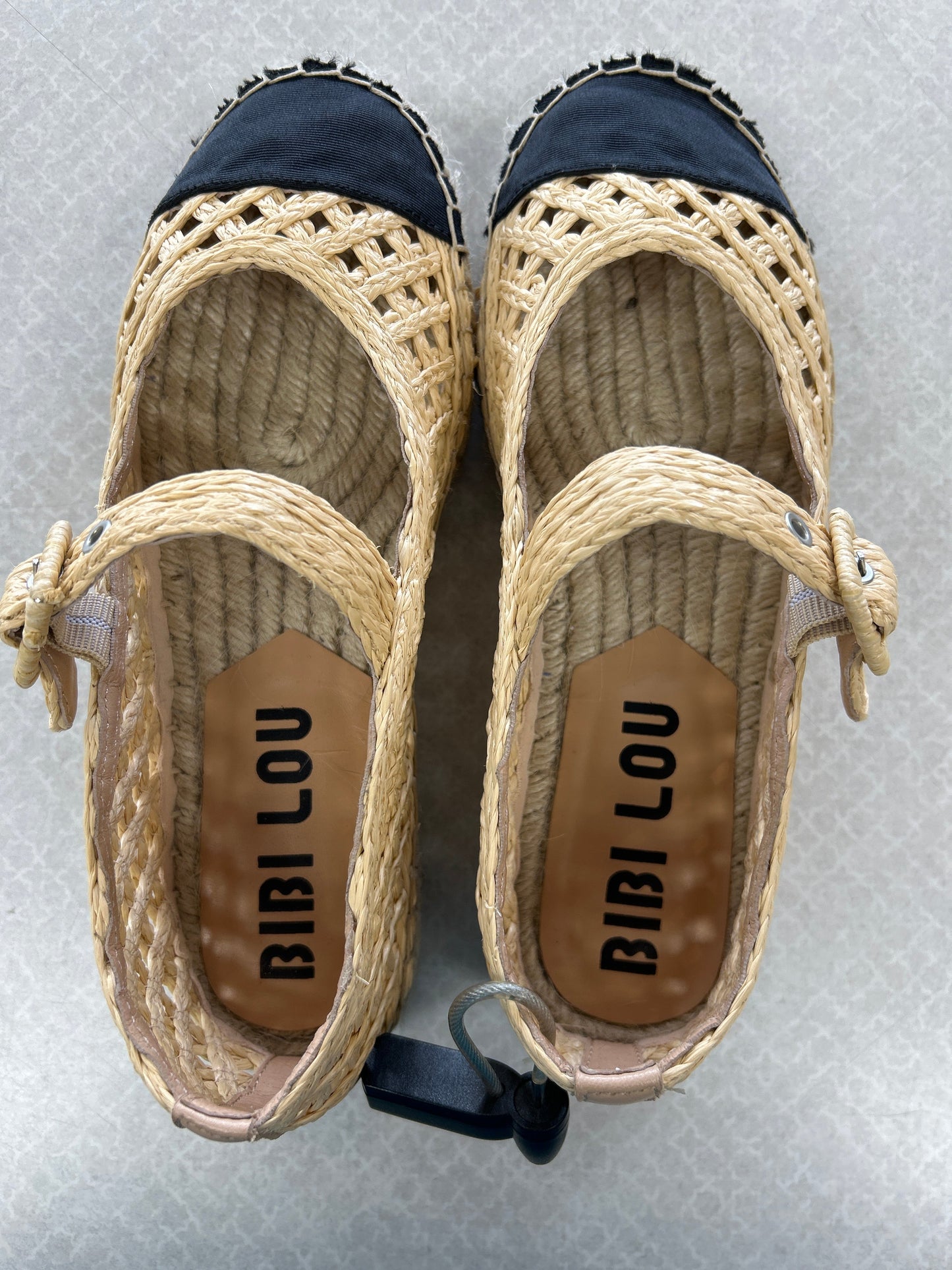 Shoes Flats By Clothes Mentor In Tan, Size:6.5/37
