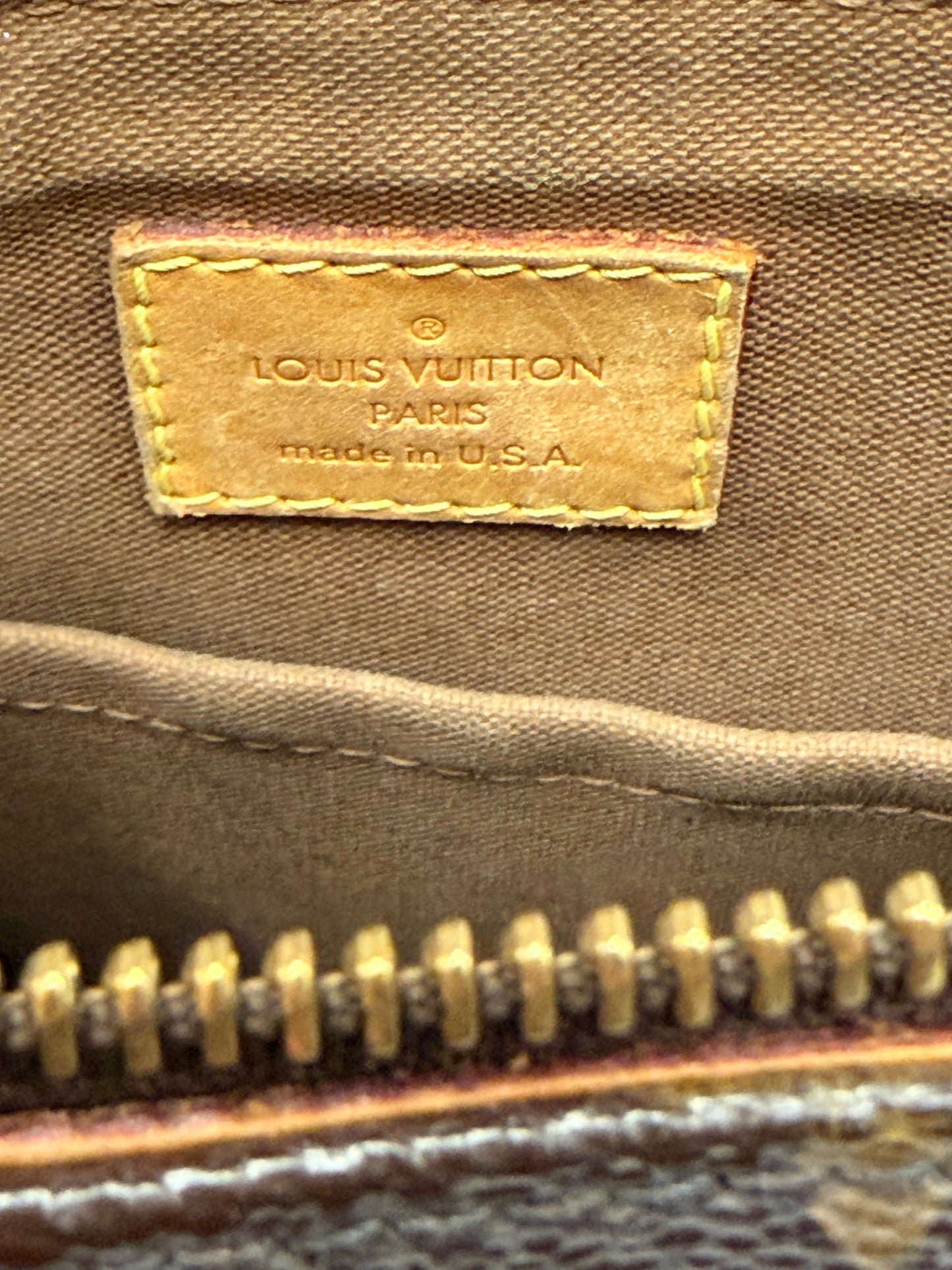 Handbag Luxury Designer By Louis Vuitton, Size: Small