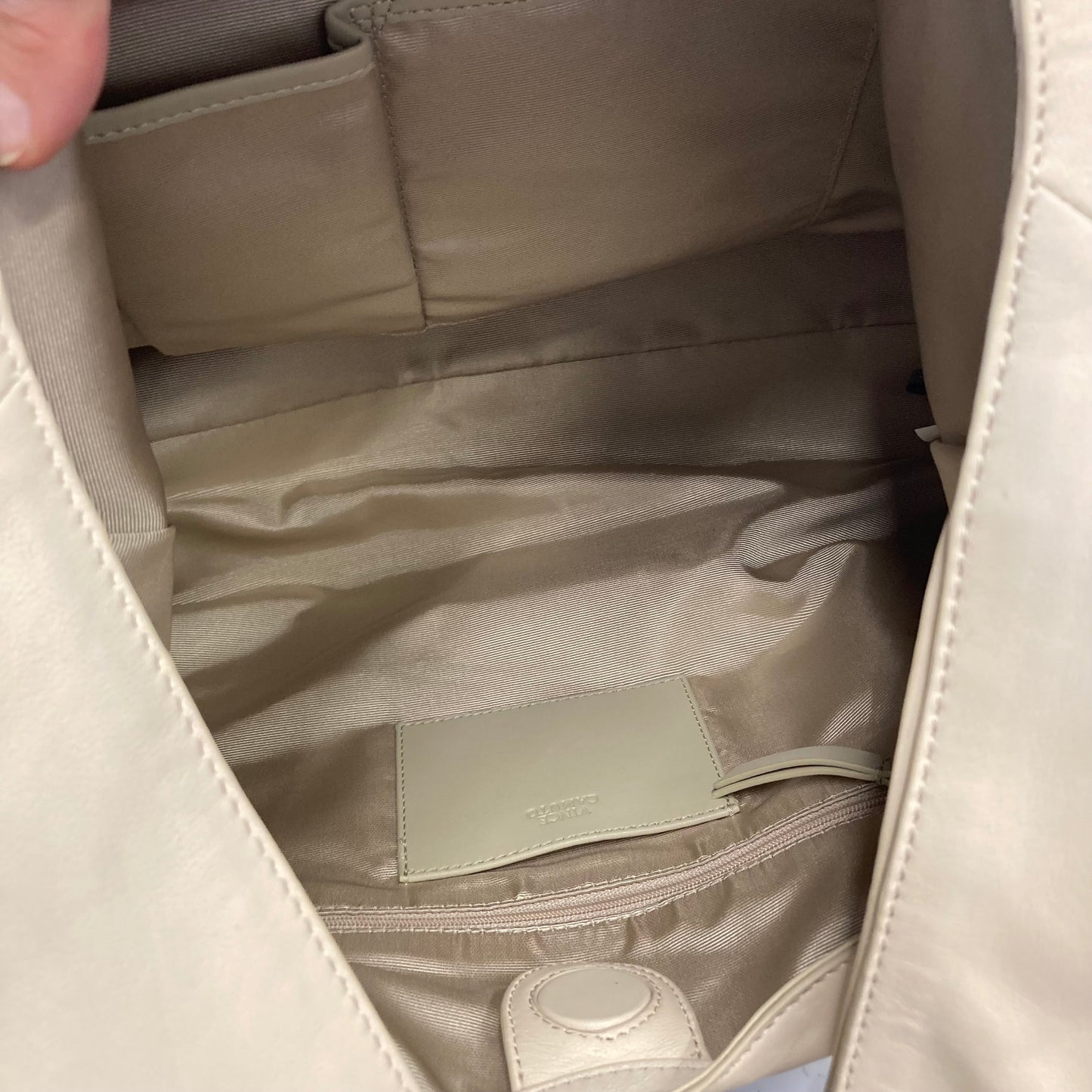 Handbag Leather By Vince Camuto In Cream, Size:Large