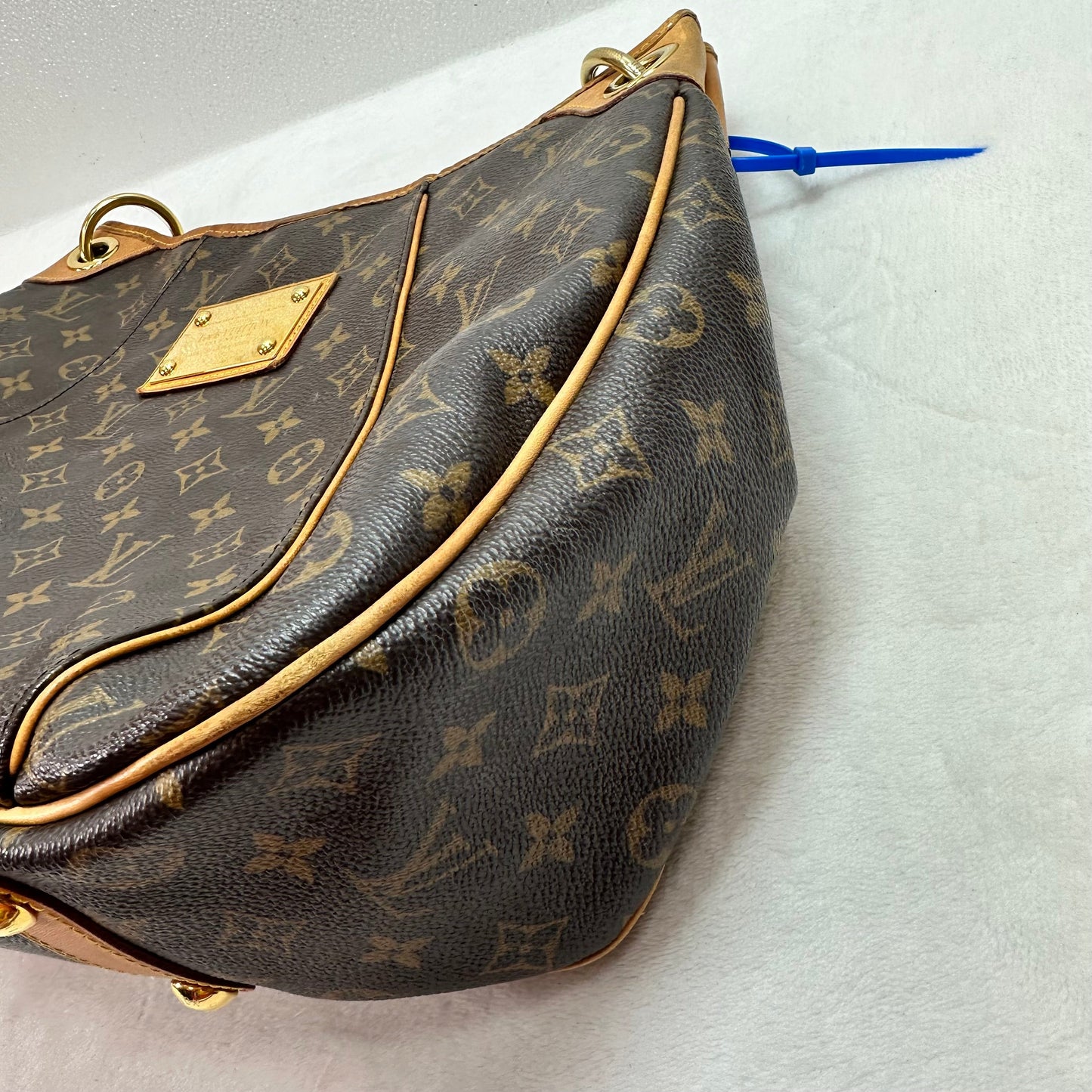 Galleria Handbag Luxury Designer By Louis Vuitton, Size: Medium