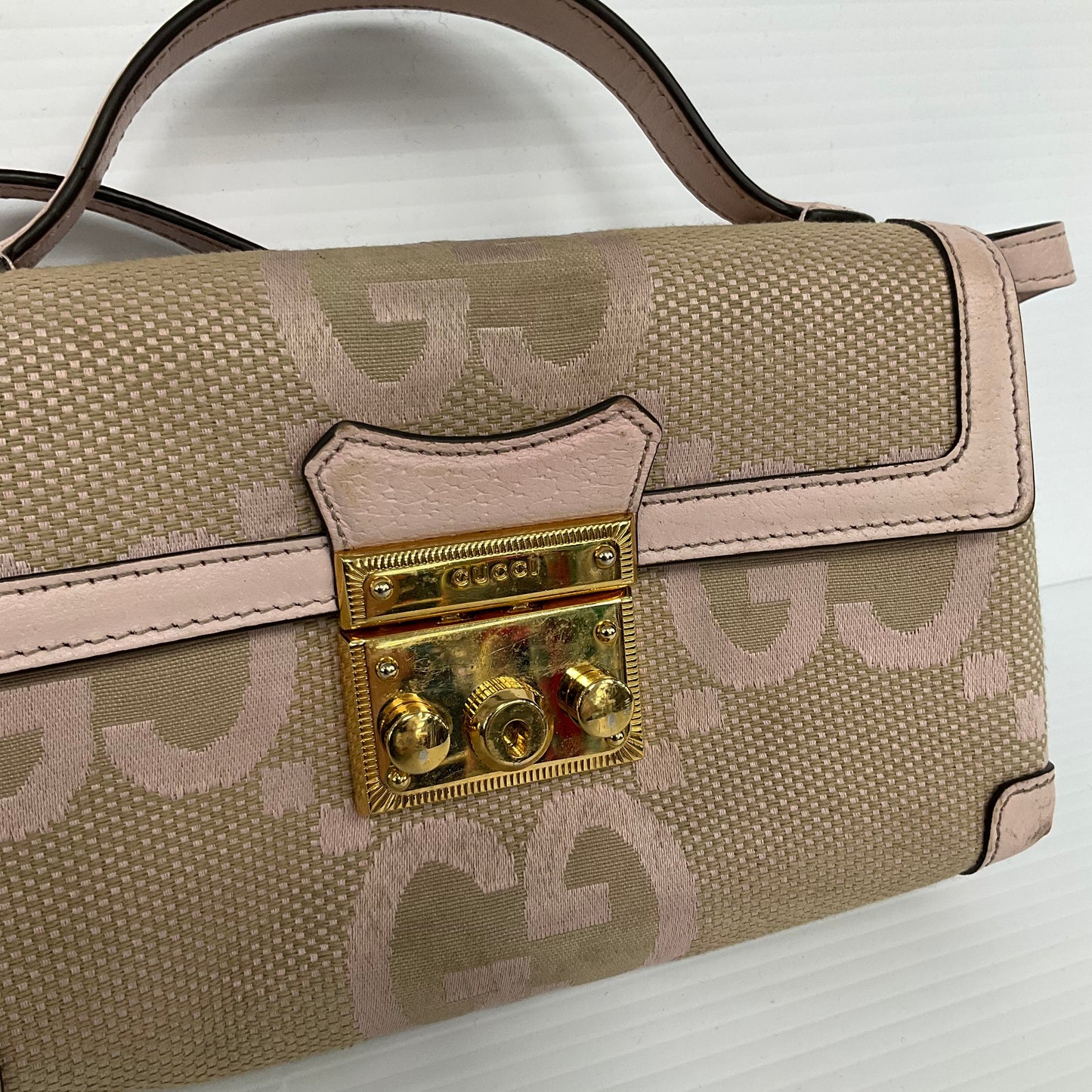 Crossbody Luxury Designer By Gucci, Size: Small