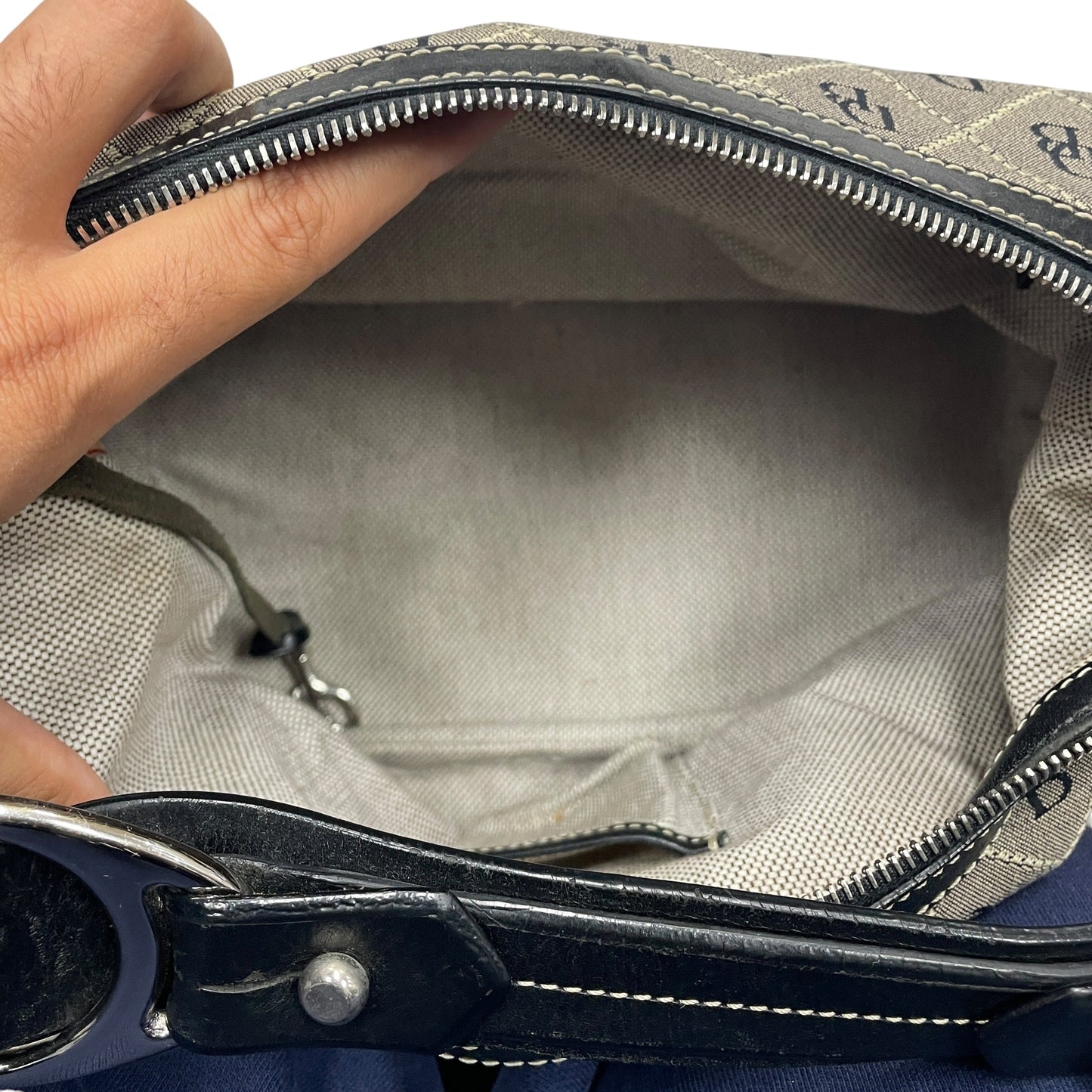 Handbag Designer By Dooney And Bourke, Size: Medium