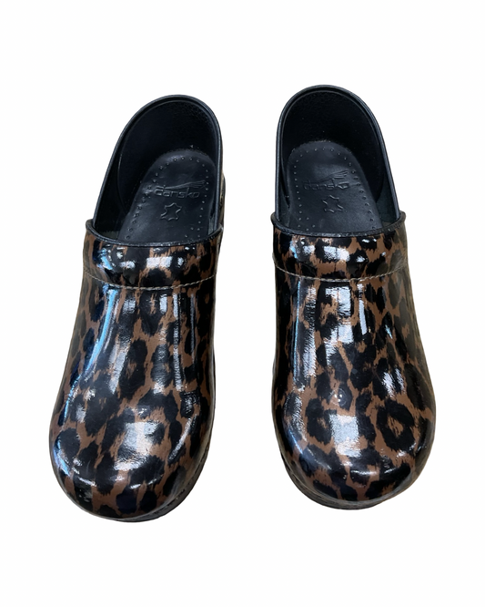 Shoes Flats By Dansko In Black & Gold, Size:8.5
