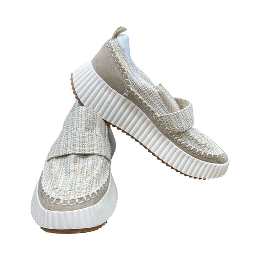 Shoes Sneakers By Dolce Vita In Beige, Size:6.5