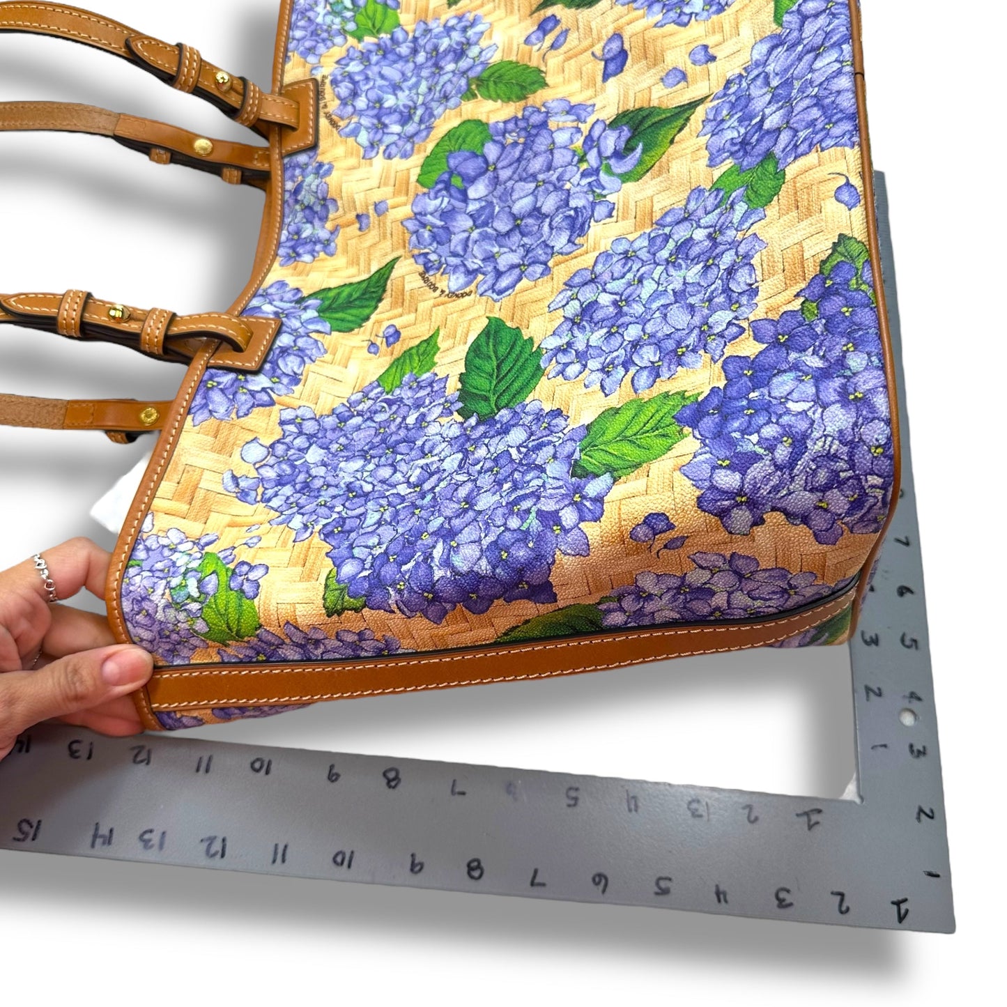 Handbag tote Designer By Dooney And Bourke, Size: Large