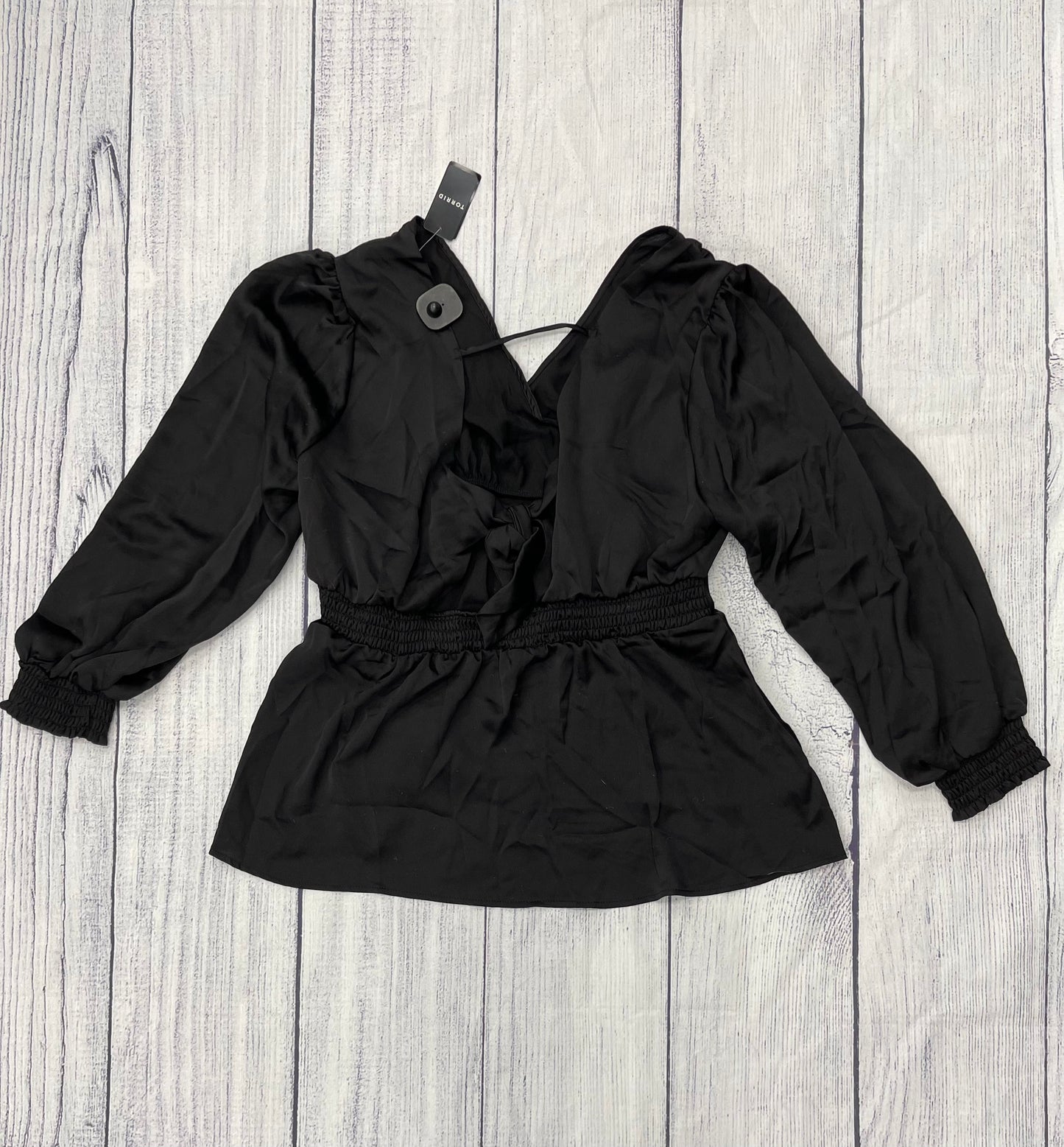 Top Long Sleeve By Torrid In Black, Size: 1x
