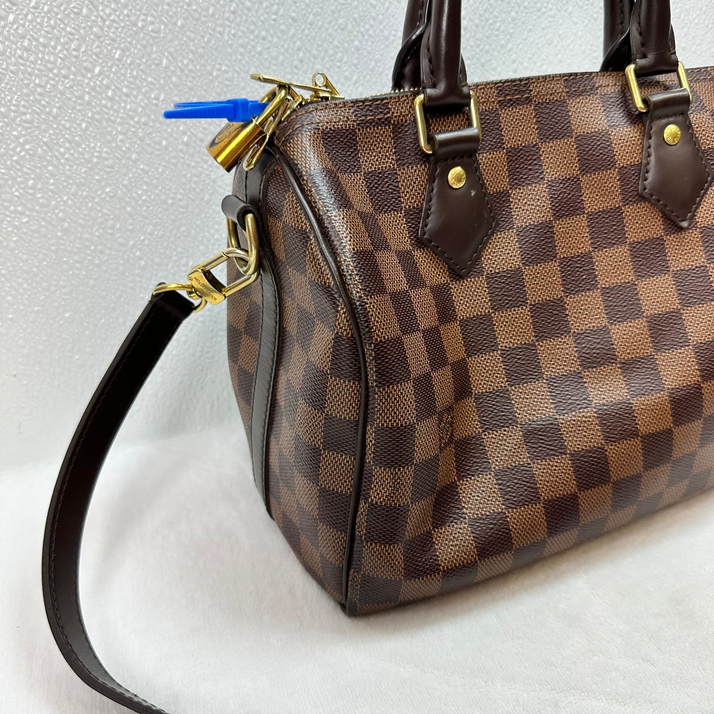 Crossbody Luxury Designer By Louis Vuitton, Size: Small