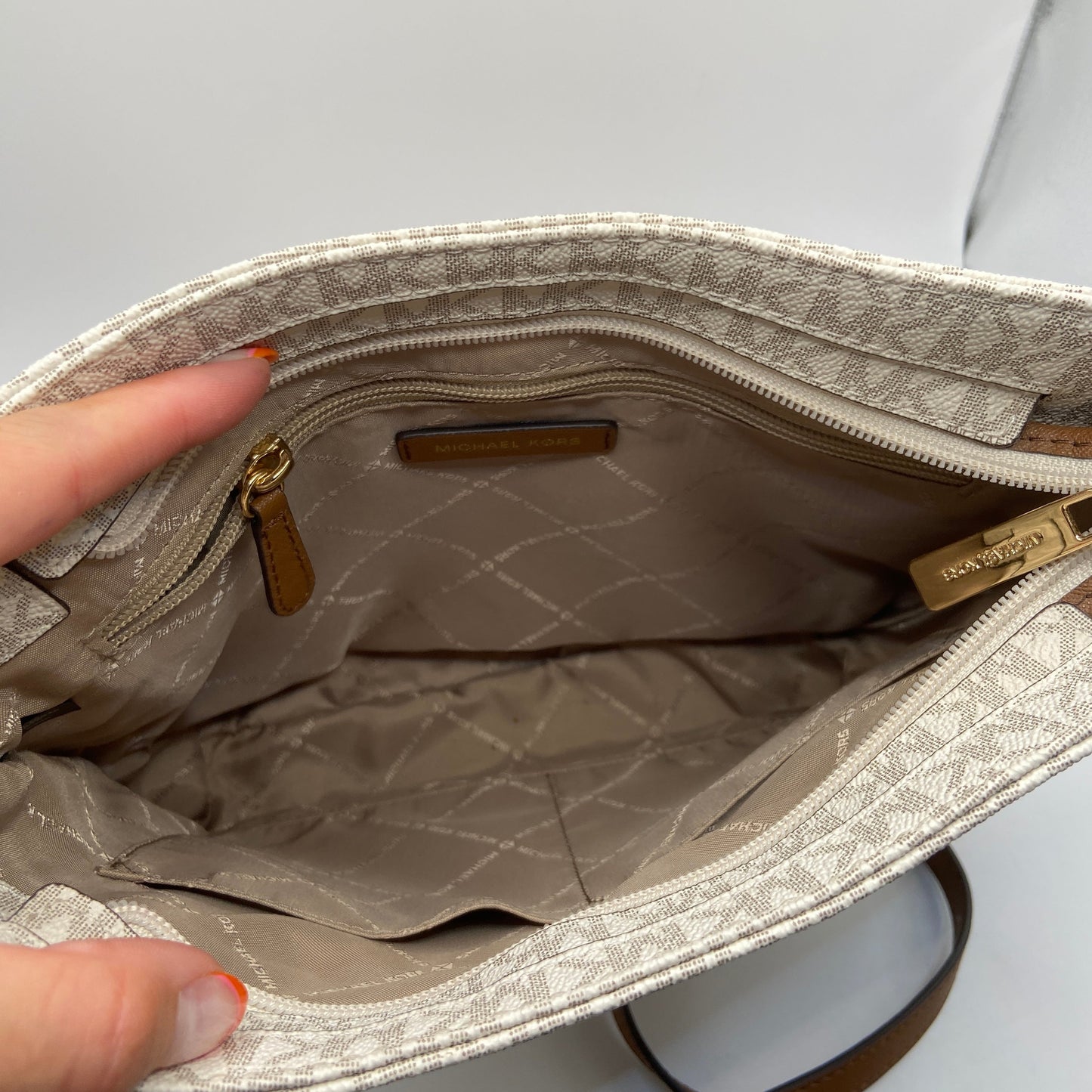 Crossbody Designer By Michael By Michael Kors, Size: Medium