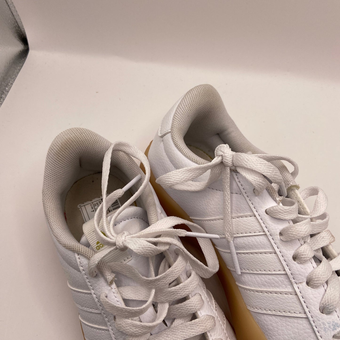 Shoes Sneakers By Adidas In White, Size: 7