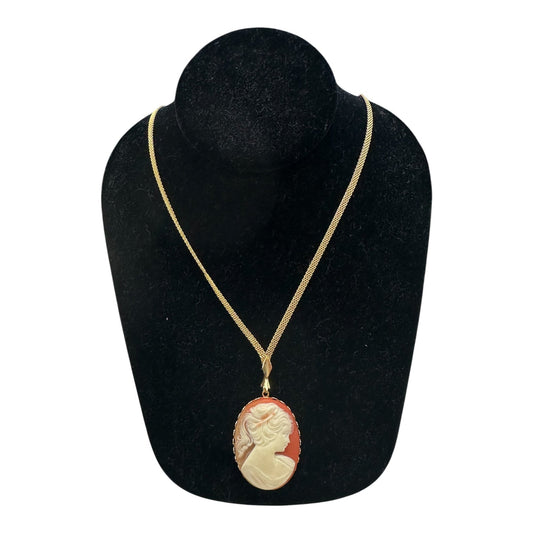 Necklace Charm By Clothes Mentor In Gold & Pink