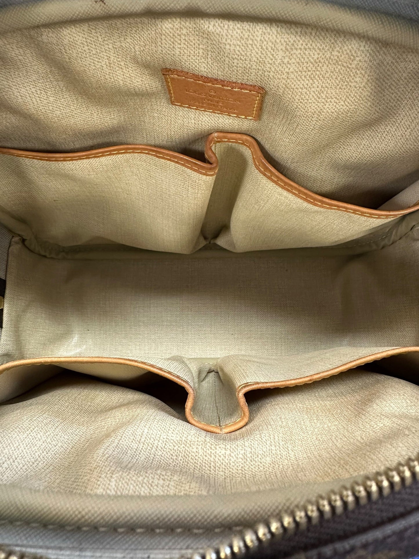 Handbag Luxury Designer By Louis Vuitton In Brown, Size:Medium
